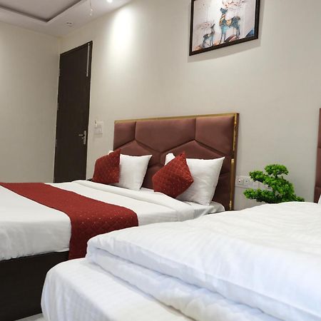 Hotel De Hocks Deluxe - New Delhi Railway Station Esterno foto