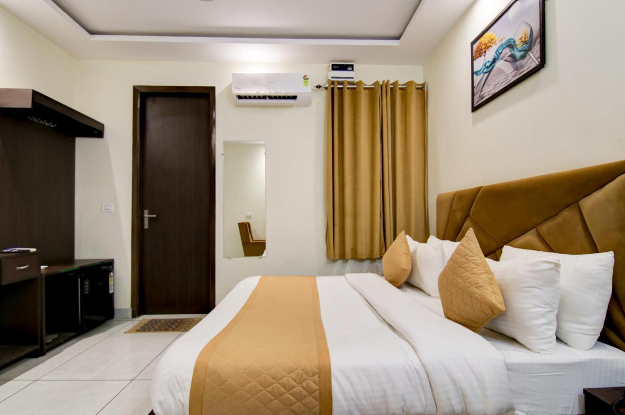 Hotel De Hocks Deluxe - New Delhi Railway Station Esterno foto