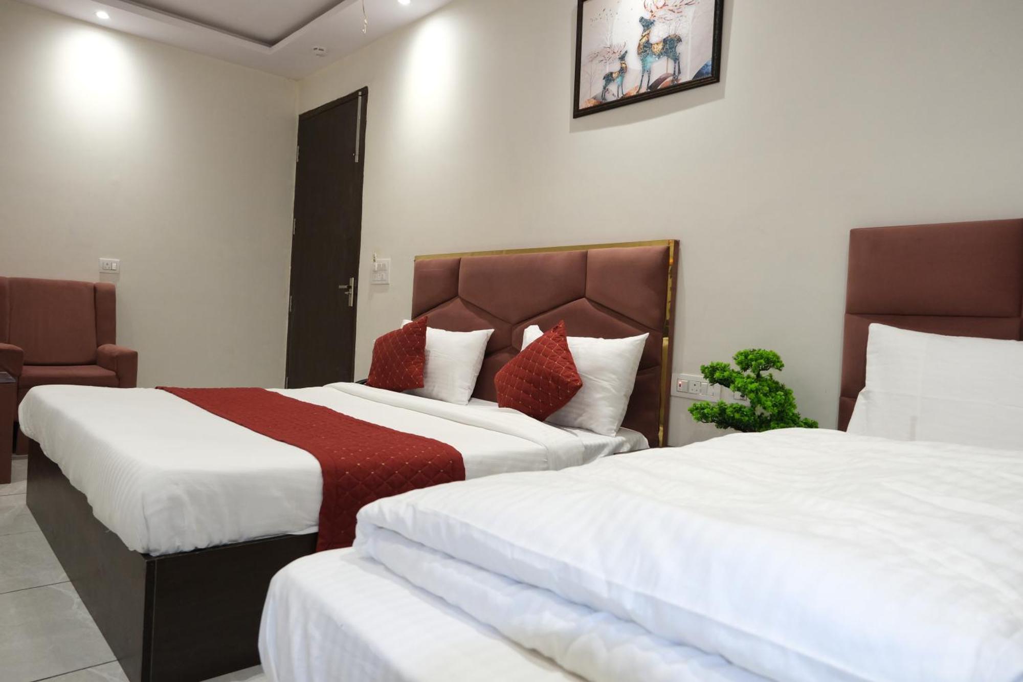 Hotel De Hocks Deluxe - New Delhi Railway Station Esterno foto