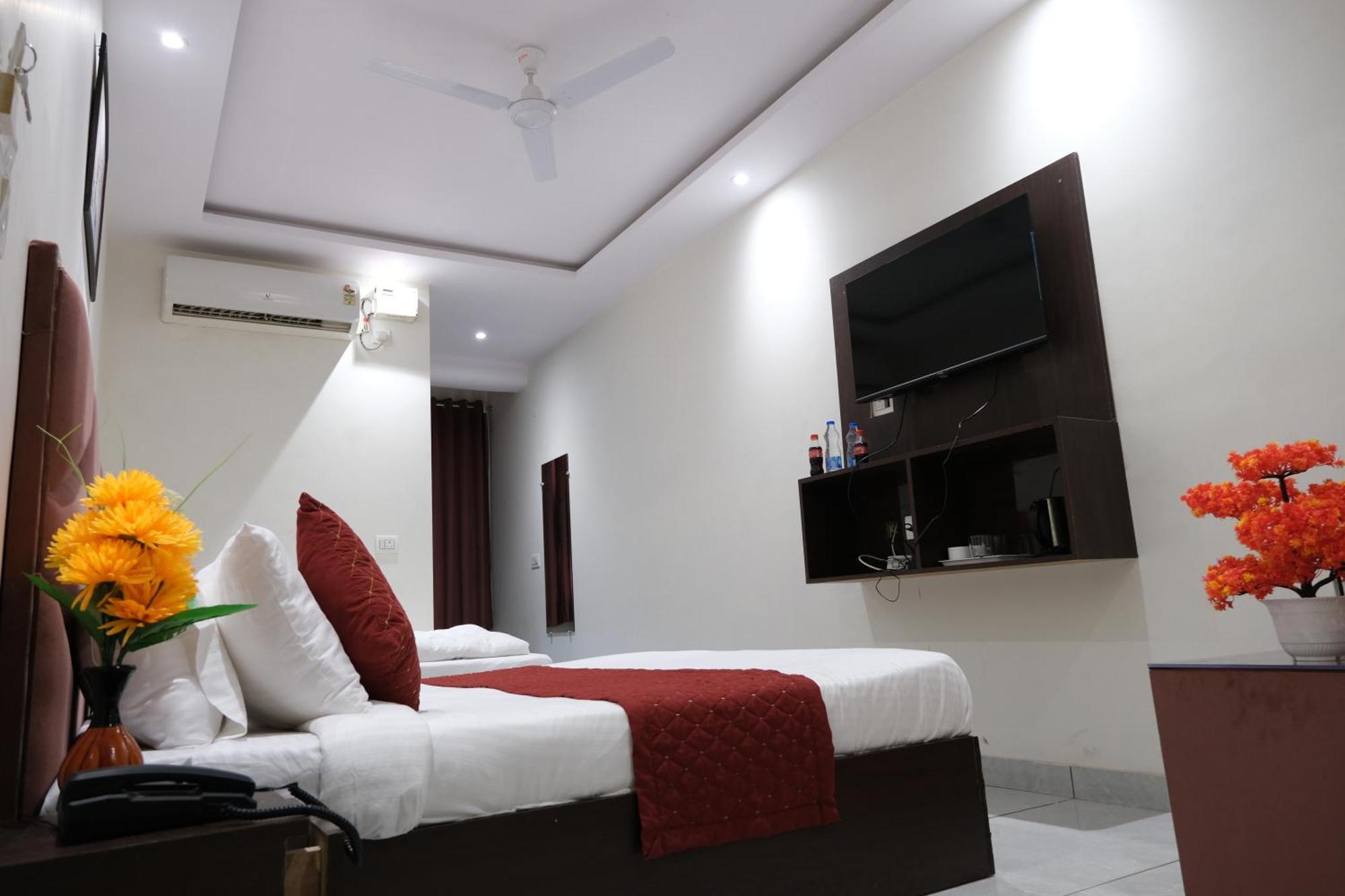 Hotel De Hocks Deluxe - New Delhi Railway Station Esterno foto