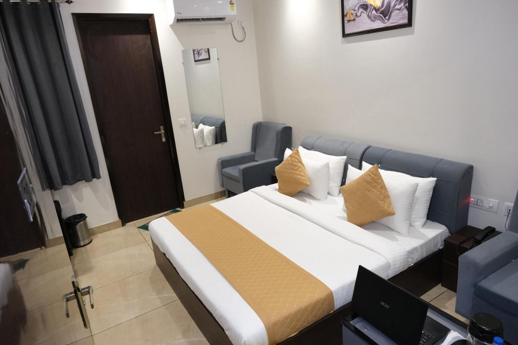 Hotel De Hocks Deluxe - New Delhi Railway Station Esterno foto