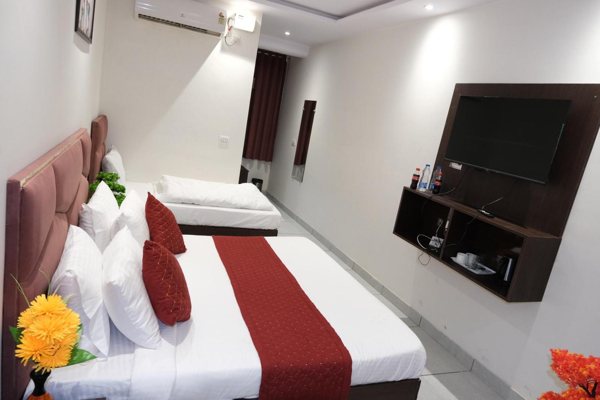 Hotel De Hocks Deluxe - New Delhi Railway Station Esterno foto