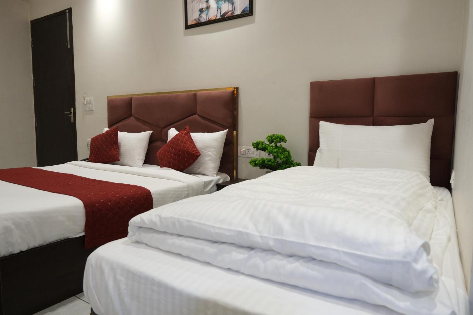 Hotel De Hocks Deluxe - New Delhi Railway Station Esterno foto