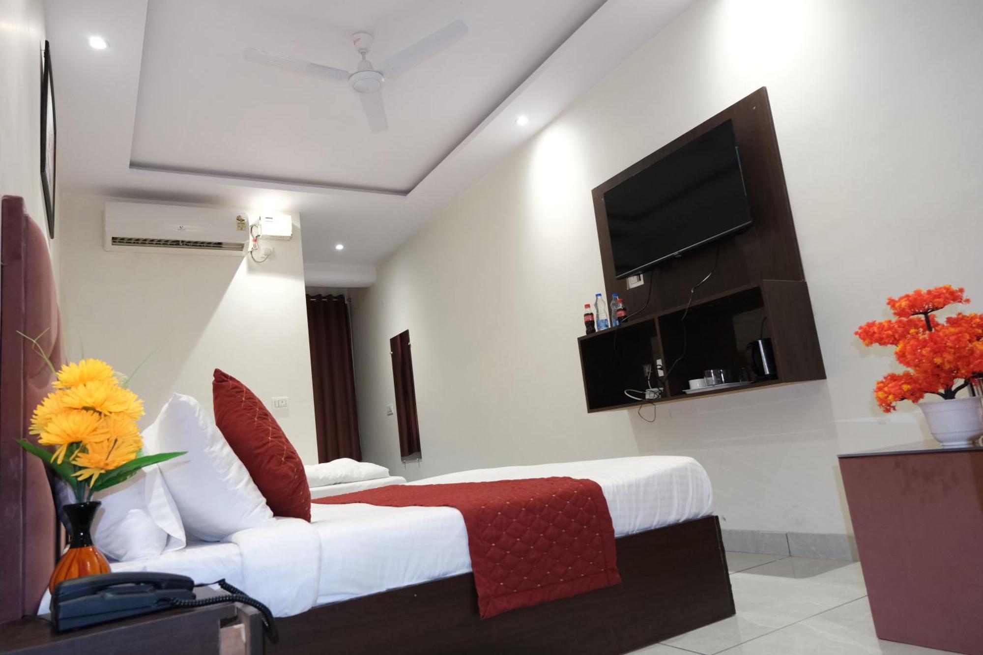 Hotel De Hocks Deluxe - New Delhi Railway Station Esterno foto
