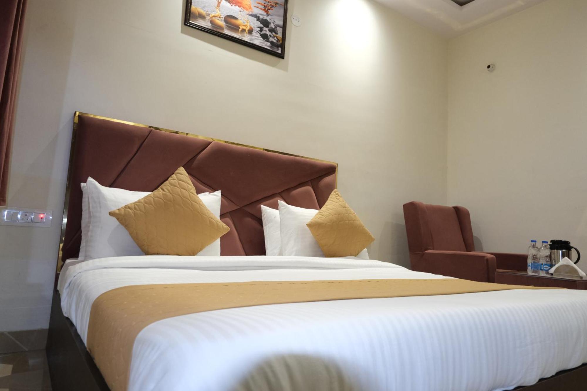 Hotel De Hocks Deluxe - New Delhi Railway Station Esterno foto