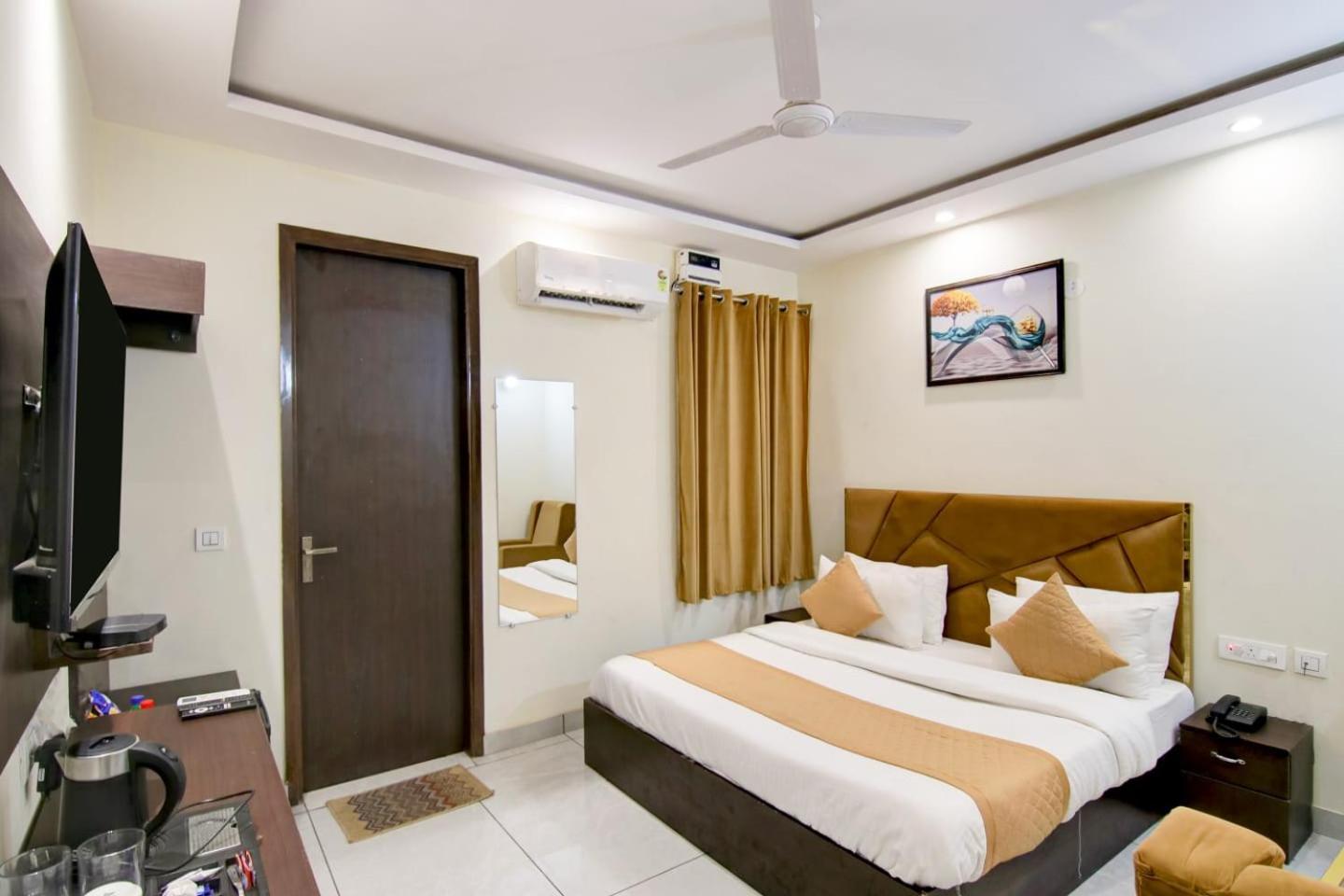Hotel De Hocks Deluxe - New Delhi Railway Station Esterno foto