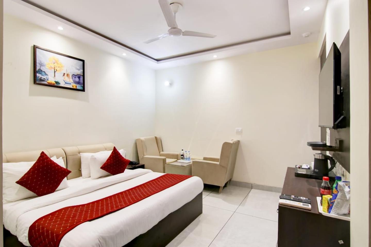 Hotel De Hocks Deluxe - New Delhi Railway Station Esterno foto