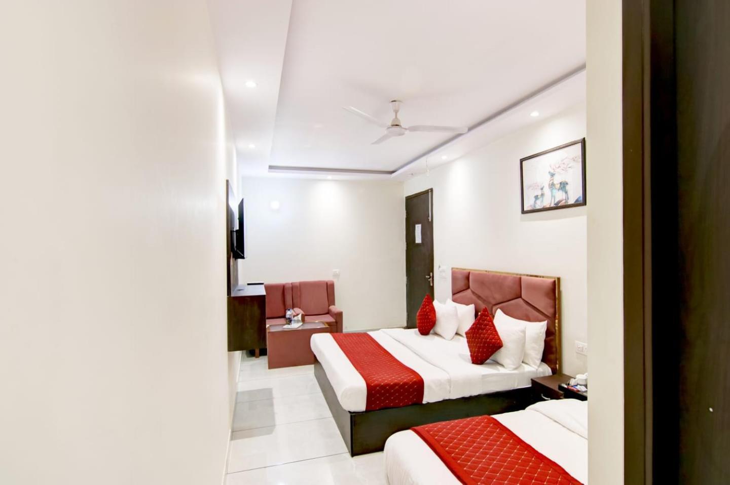 Hotel De Hocks Deluxe - New Delhi Railway Station Esterno foto