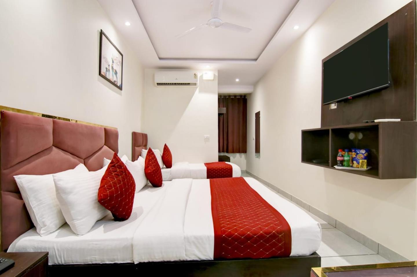 Hotel De Hocks Deluxe - New Delhi Railway Station Esterno foto