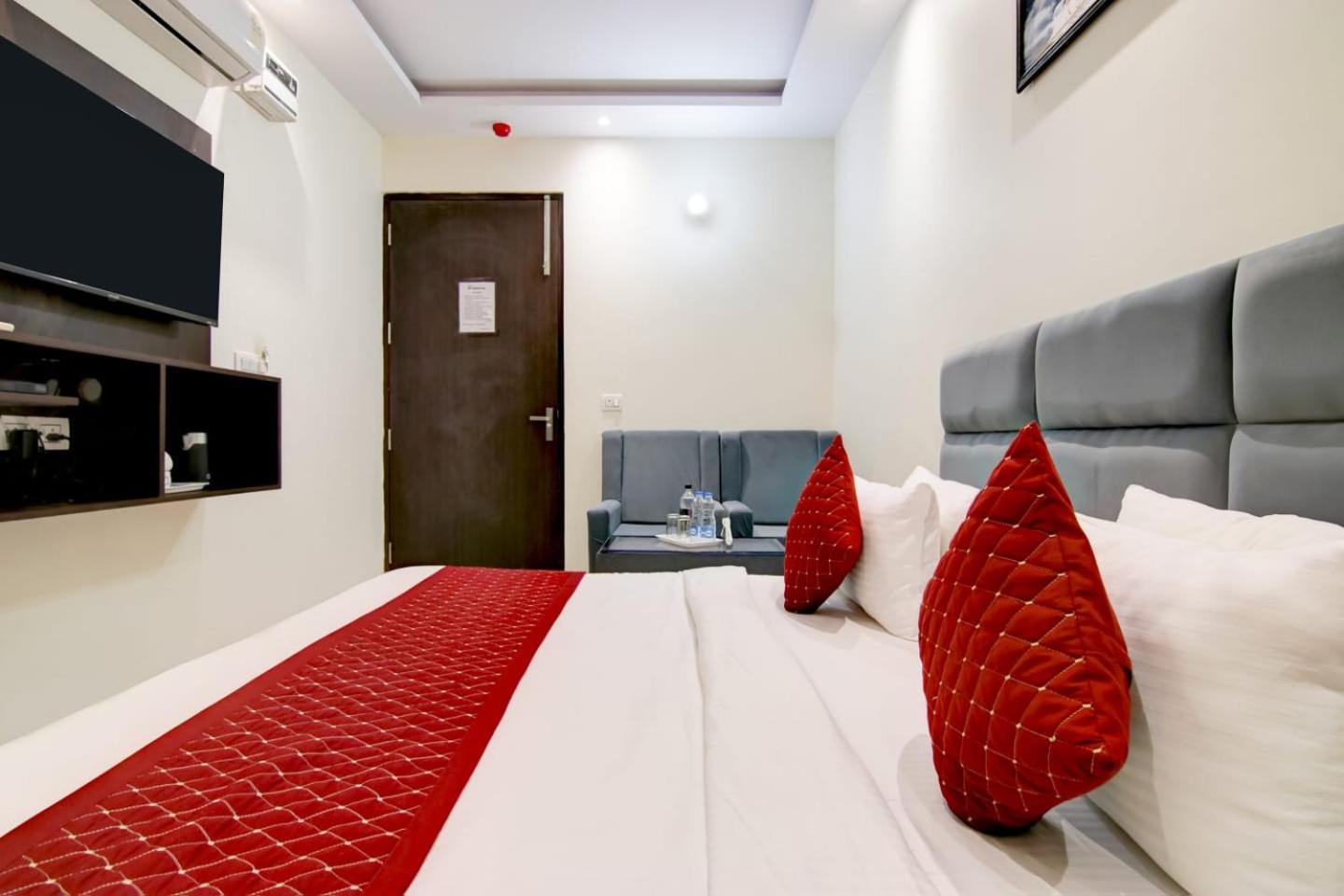 Hotel De Hocks Deluxe - New Delhi Railway Station Esterno foto