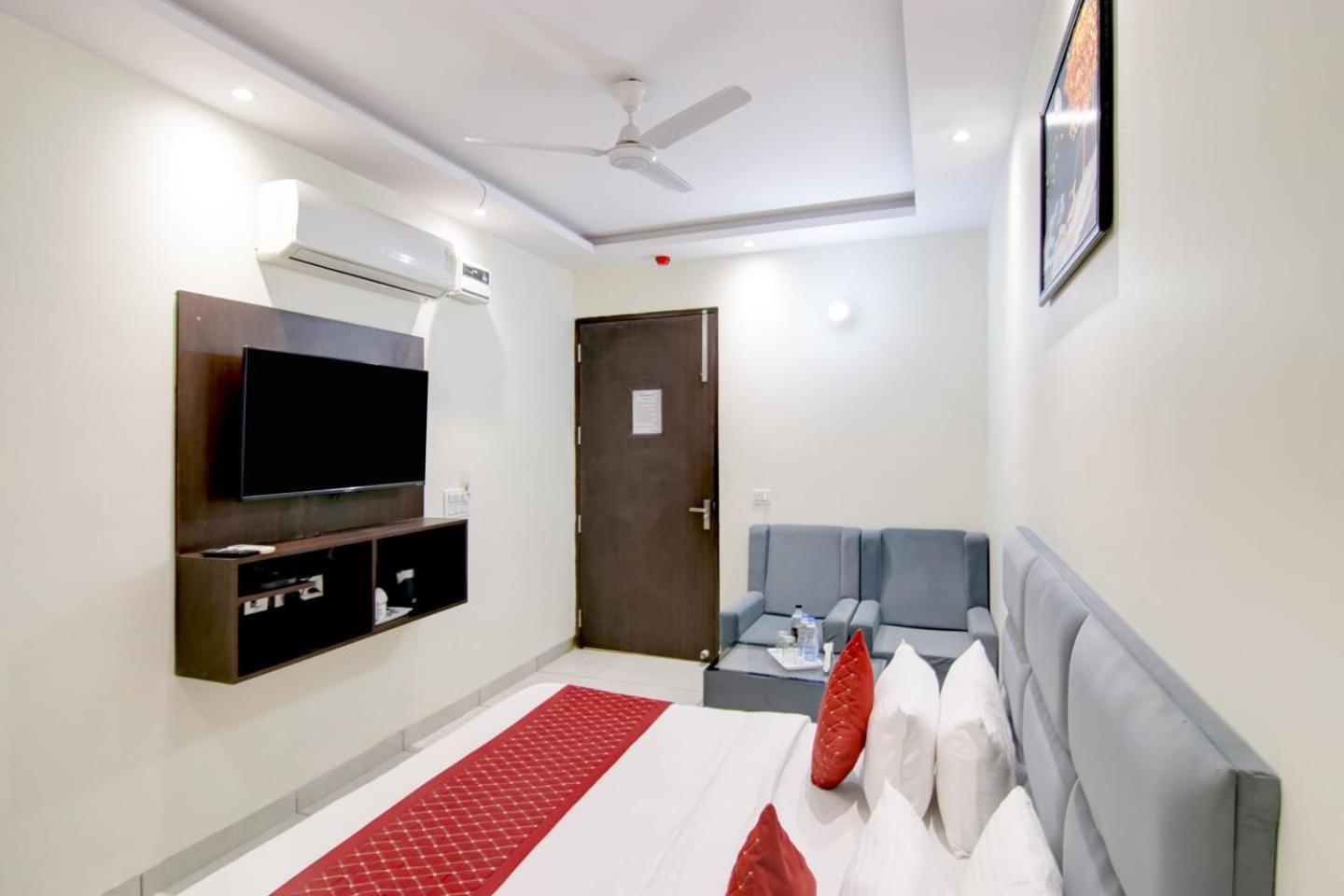 Hotel De Hocks Deluxe - New Delhi Railway Station Esterno foto