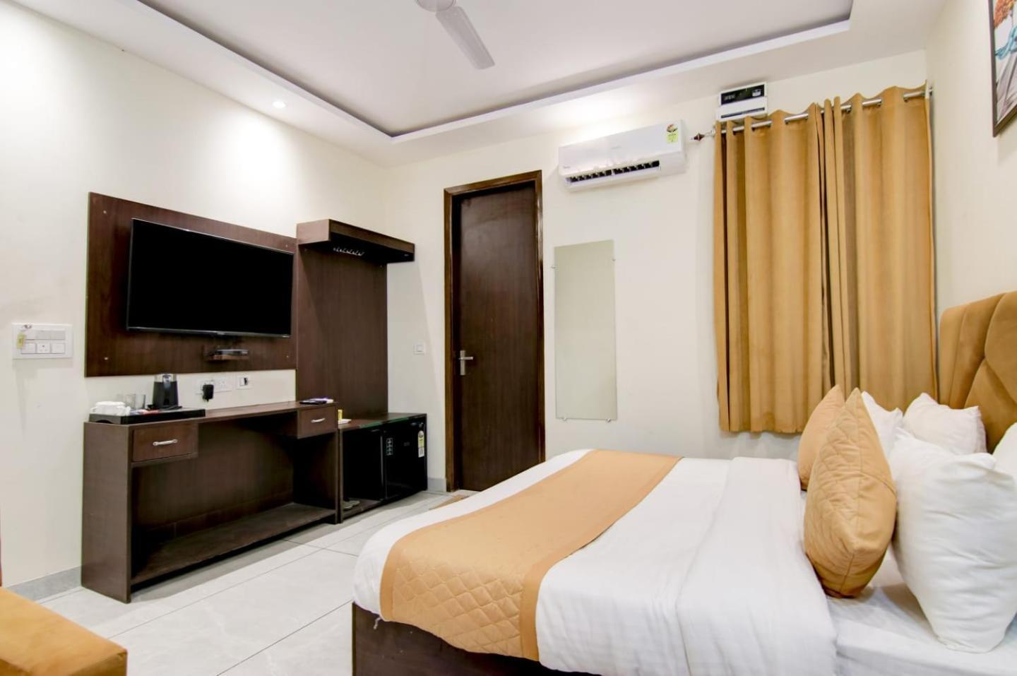 Hotel De Hocks Deluxe - New Delhi Railway Station Esterno foto