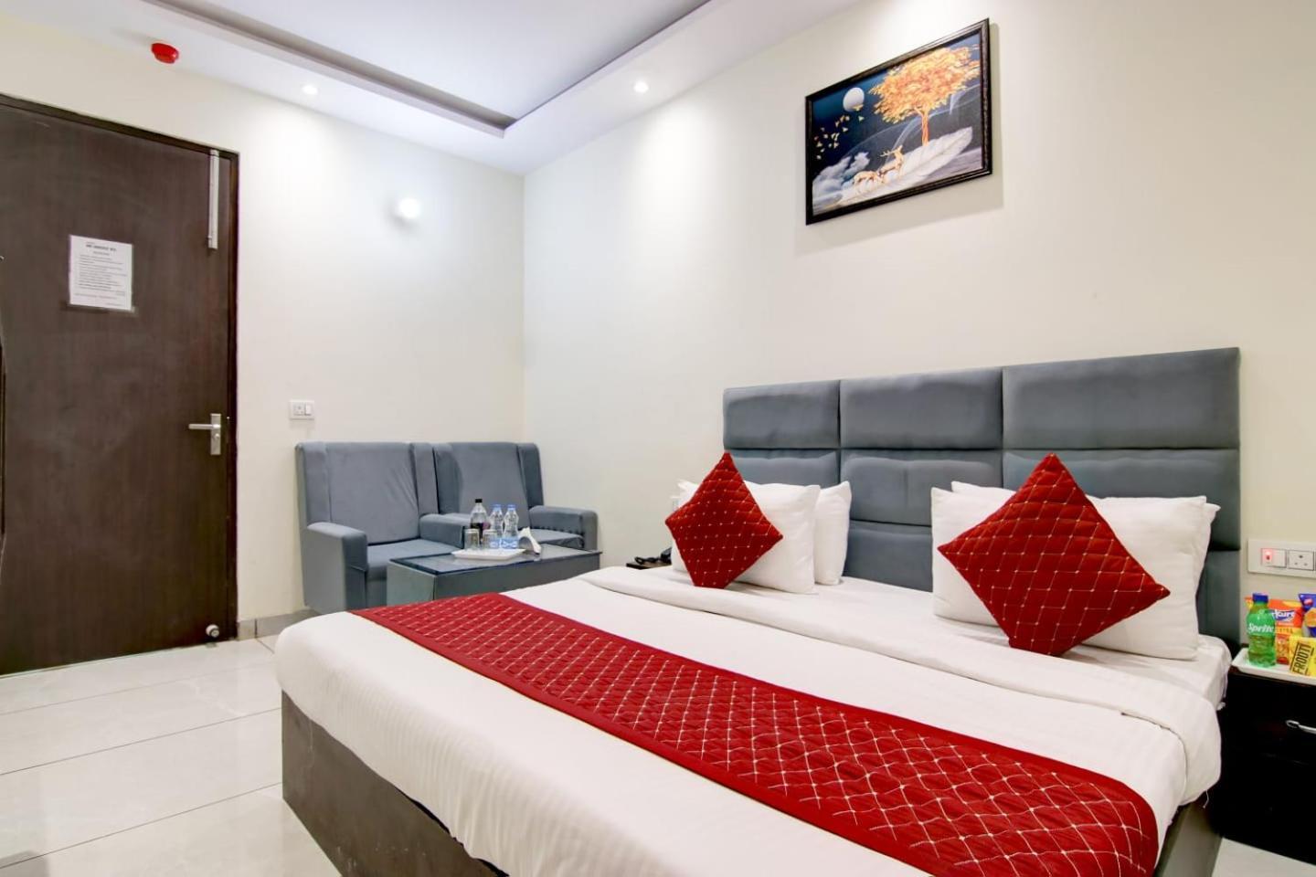 Hotel De Hocks Deluxe - New Delhi Railway Station Esterno foto