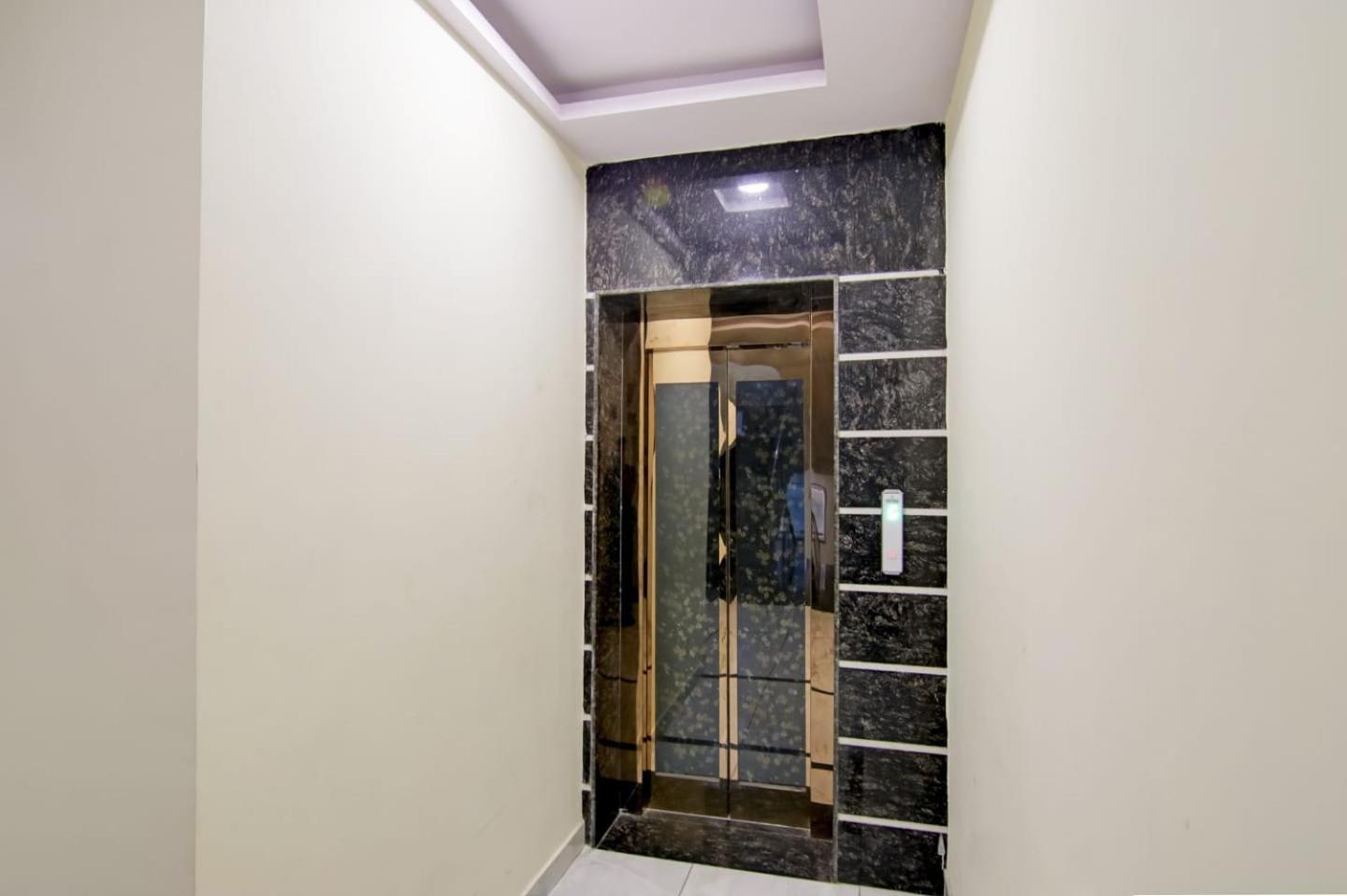 Hotel De Hocks Deluxe - New Delhi Railway Station Esterno foto